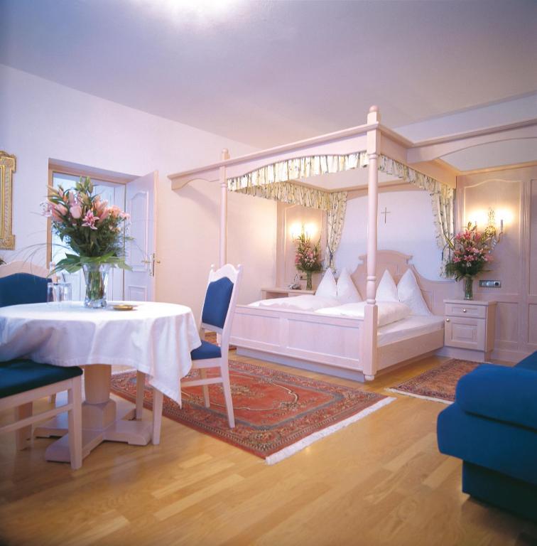 Gartenhotel Maria Theresia Халль в Триоле Номер фото