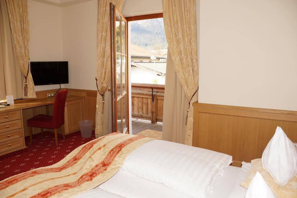Gartenhotel Maria Theresia Халль в Триоле Экстерьер фото